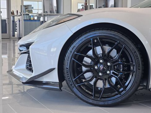 New 2027 Chevrolet Corvette Z06 RWD image 11