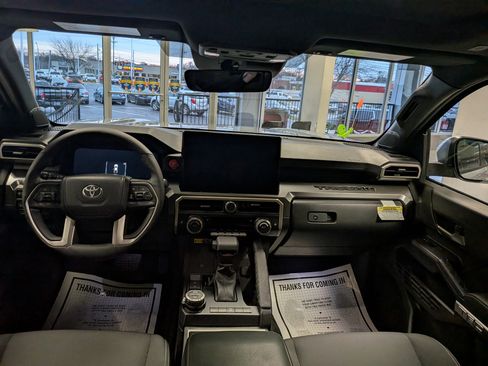 Used 2025 Toyota Tacoma Limited image 15
