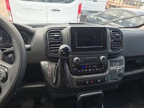 Used 2025 RAM ProMaster 2500 w/ U-Haul Equipment Group FWD image 11