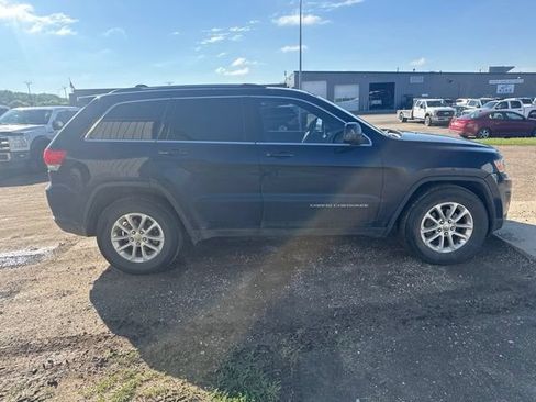 Used 2014 Jeep Grand Cherokee Laredo w/ 18" Wheel & 8.4" Radio Group AWD/4WD image 10