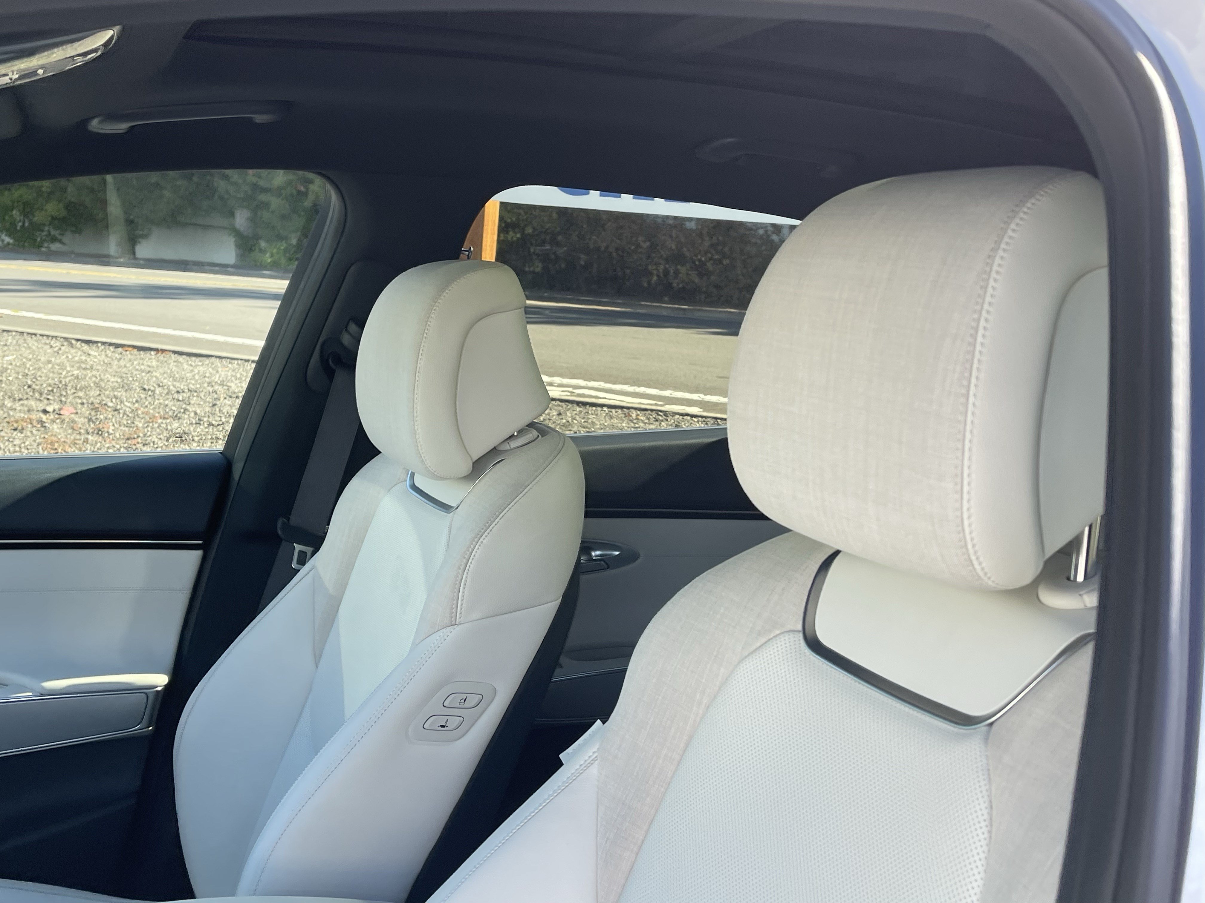 Used 2025 Genesis Electrified GV70 AWD/4WD image 20