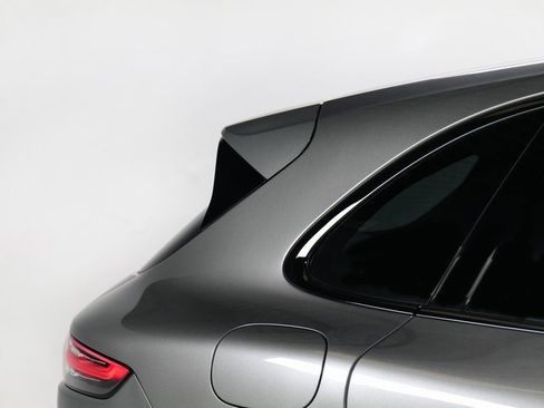 Certified 2022 Porsche Cayenne Turbo image 27