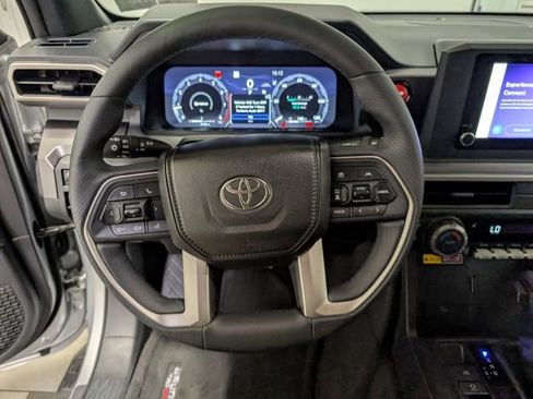Used 2025 Toyota 4Runner TRD Off-Road AWD/4WD image 16
