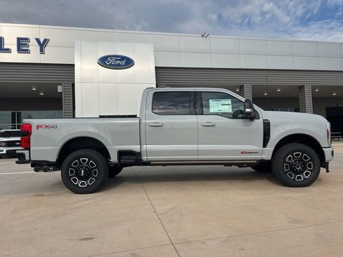 New 2026 Ford F250 Platinum AWD/4WD image 3