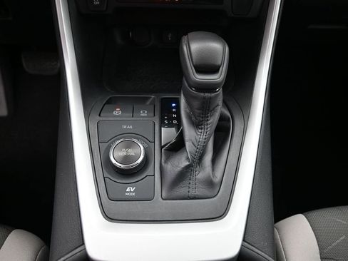 Used 2020 Toyota RAV4 XLE w/ Convenience Package AWD/4WD image 27