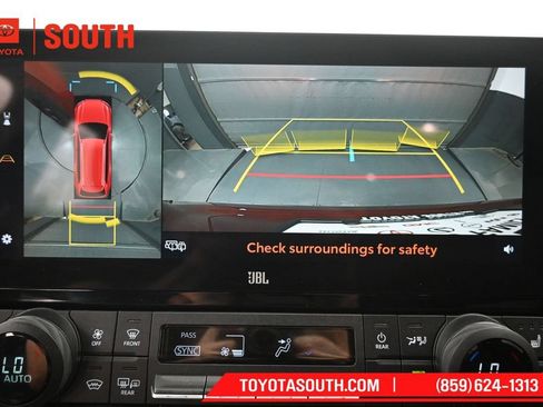 Used 2024 Toyota Grand Highlander AWD image 21