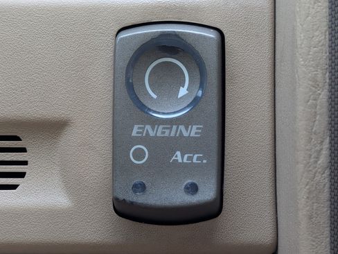 Used 2007 Cadillac XLR RWD image 29