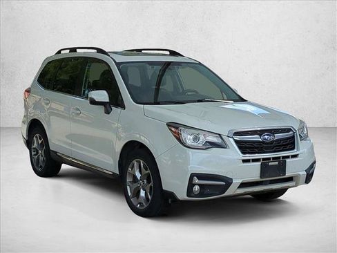 Used 2017 Subaru Forester 2.5i Touring AWD/4WD image 3