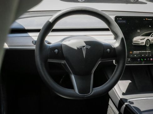 Used 2022 Tesla Model 3 Long Range AWD/4WD image 6