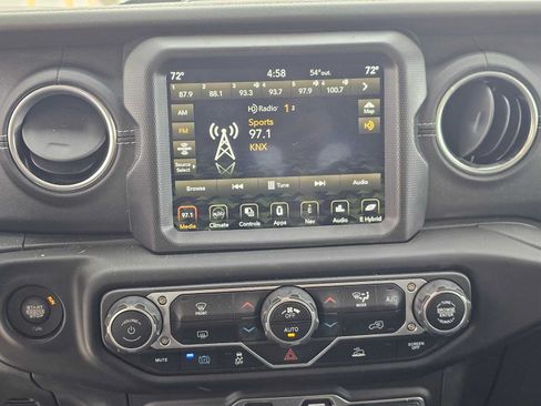 Used 2023 Jeep Wrangler Unlimited Sahara AWD/4WD image 27