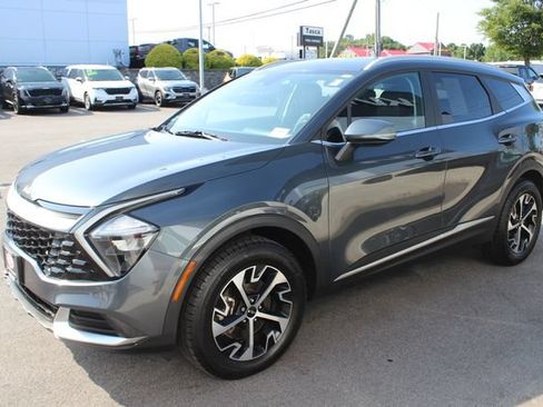 Used 2023 Kia Sportage EX AWD/4WD image 2