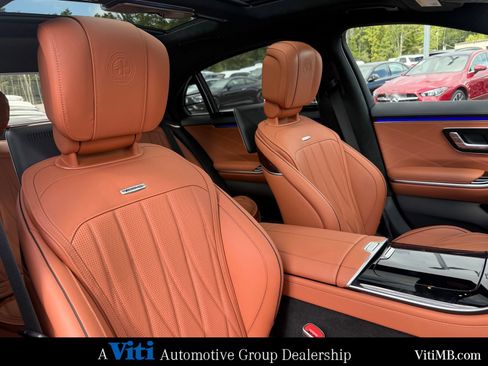 Used 2025 Mercedes-Benz S 63 AMG S image 31