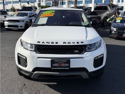 Used 2019 Land Rover Range Rover Evoque SE image 2