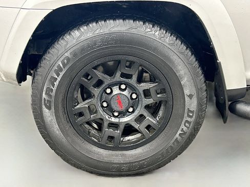 Used 2024 Toyota 4Runner SR5 RWD image 27
