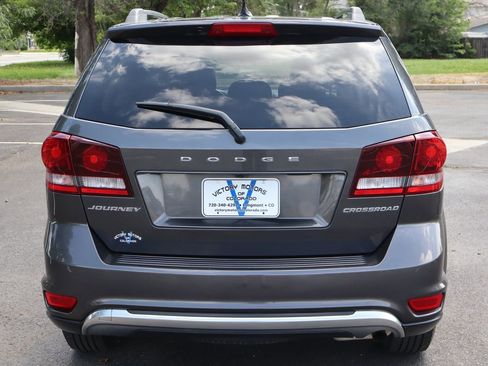 Used 2018 Dodge Journey Crossroad FWD image 6