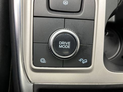 Used 2022 Ford Explorer XLT w/ Equipment Group 202A image 19