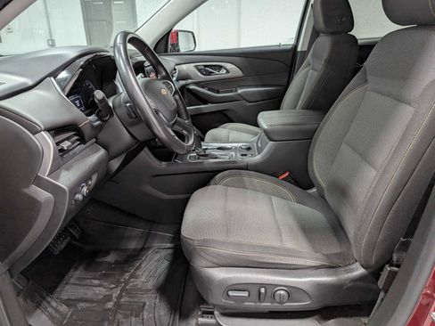 Used 2020 Chevrolet Traverse LT image 4