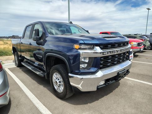 Certified 2022 Chevrolet Silverado 2500 LT w/ Convenience Package AWD/4WD image 3
