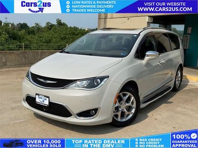 Used 2017 Chrysler Pacifica Limited w/ UConnect Theater Package
