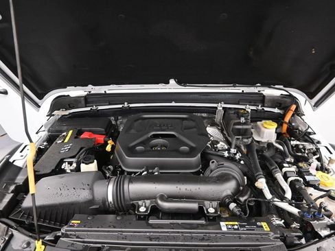 Used 2024 Jeep Wrangler Unlimited Rubicon 4xe AWD/4WD image 17