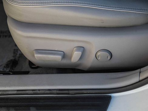 Used 2017 Toyota Camry XLE image 19