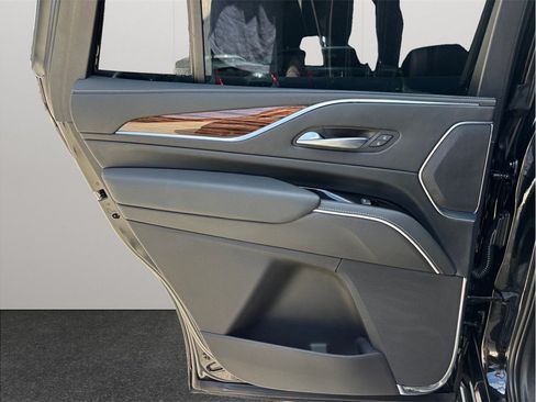 Used 2022 Cadillac Escalade Luxury RWD image 42