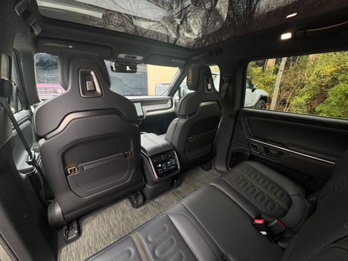 Used 2024 Rivian R1S Launch Edition image 44