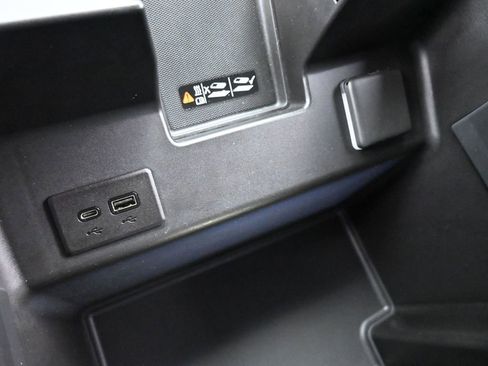 Used 2022 GMC Sierra 1500 Elevation w/ LPO, Elevation Black Package image 15