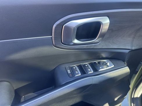 Used 2024 Kia Sorento X-Line EX image 7
