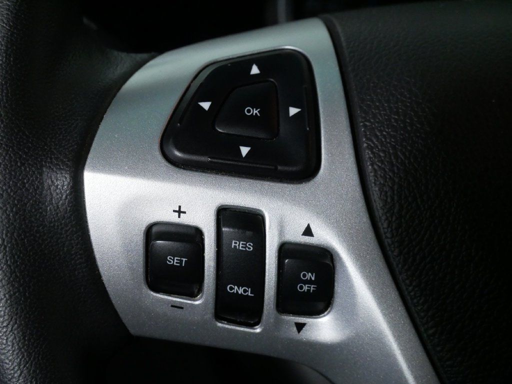 Used 2015 Ford Explorer XLT w/ Equipment Group 202B AWD/4WD image 25