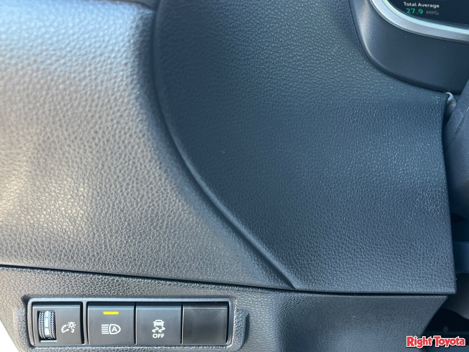 Certified 2026 Toyota Corolla Cross XLE w/ Convenience Package FWD image 33