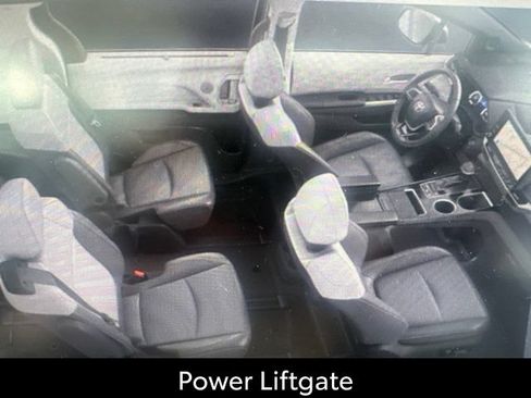 Used 2026 Toyota Sienna XSE FWD image 9