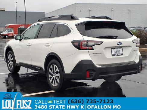 Used 2021 Subaru Outback Premium image 5