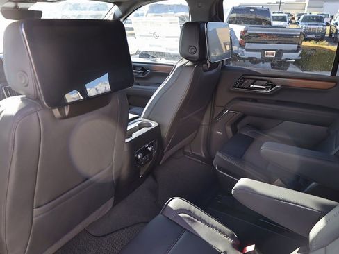 New 2026 GMC Yukon XL Denali w/ Denali Reserve Package AWD/4WD image 18