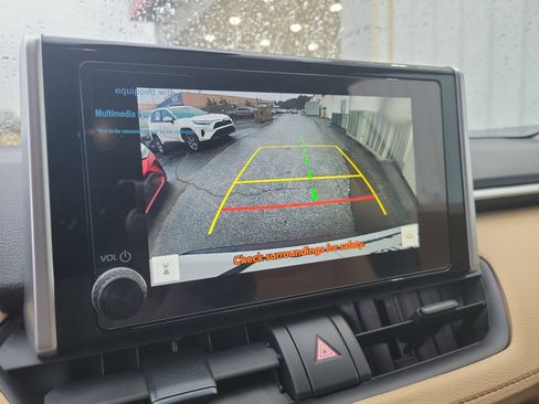 Used 2025 Toyota RAV4 XLE image 27