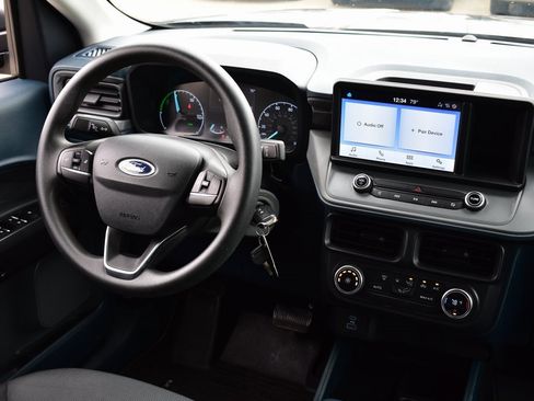 Used 2022 Ford Maverick XL image 28