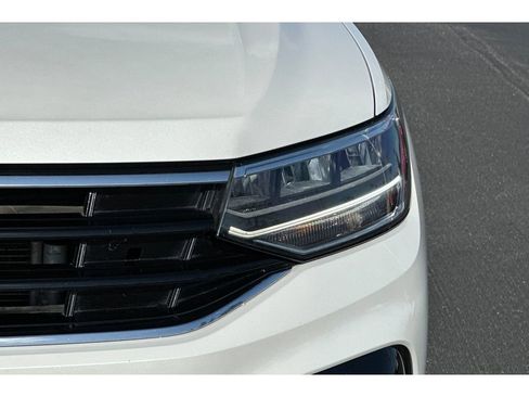 Used 2023 Volkswagen Tiguan SE R-Line FWD image 19