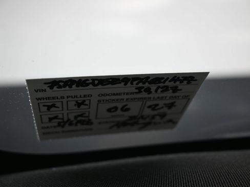 Used 2023 Tesla Model Y Long Range AWD/4WD image 9