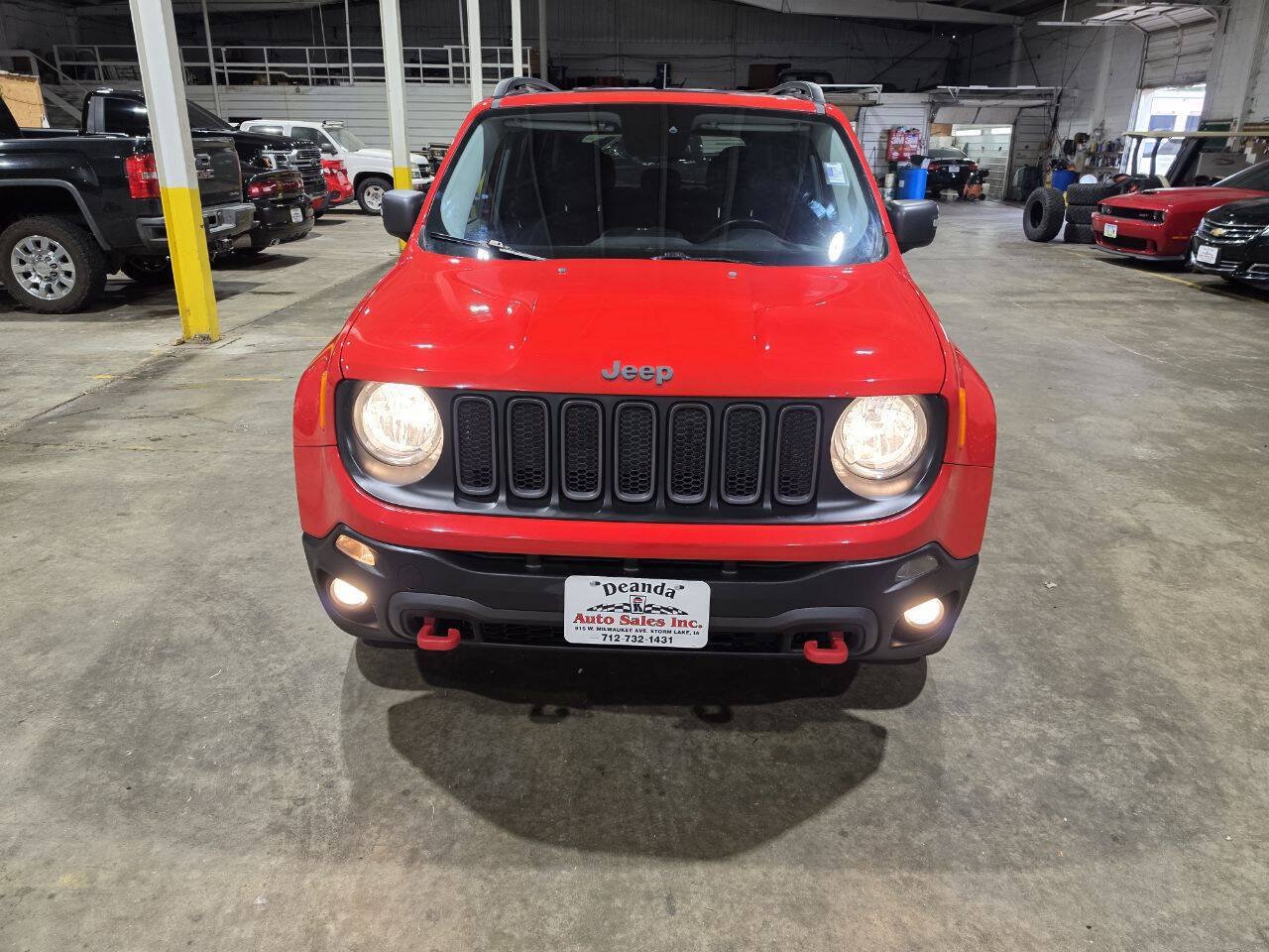 Used 2016 Jeep Renegade Trailhawk w/ Cold Weather Group AWD/4WD image 3