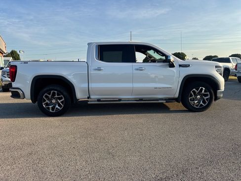 Used 2023 GMC Sierra 1500 SLT w/ SLT Premium Plus Package AWD/4WD image 8