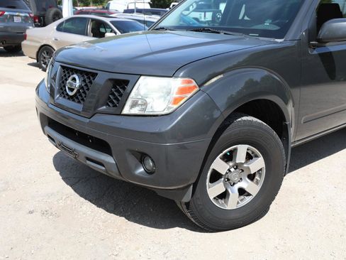 Used 2012 Nissan Frontier PRO-4X AWD/4WD image 2