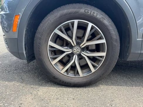 Used 2020 Volkswagen Tiguan SE w/ Panoramic Sunroof Package AWD/4WD image 25