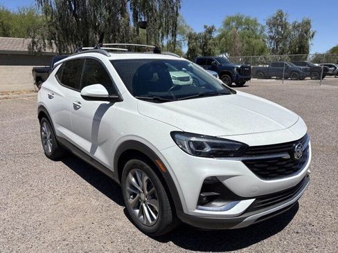 Used 2023 Buick Encore GX Essence w/ Experience Buick Package FWD image 2
