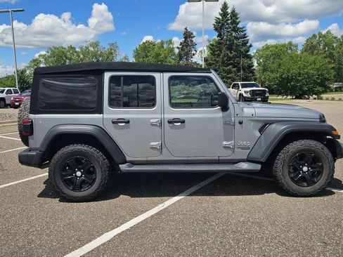 Used 2018 Jeep Wrangler Unlimited Sport S AWD/4WD image 5