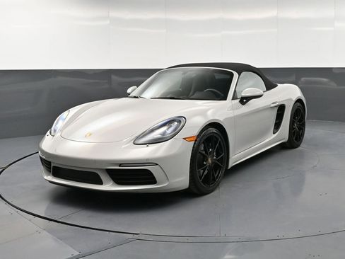Certified 2025 Porsche 718 Boxster image 1
