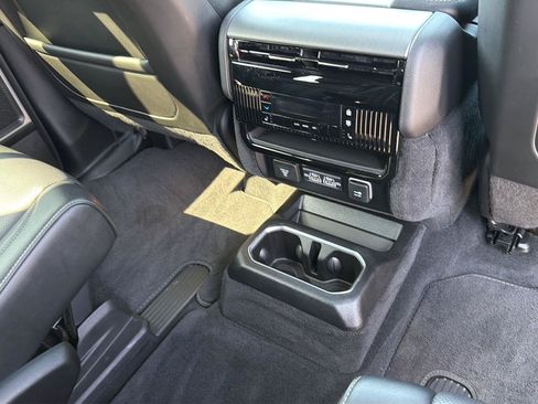 Used 2025 Jeep Wagoneer Series II w/ Premium Group I AWD/4WD image 39