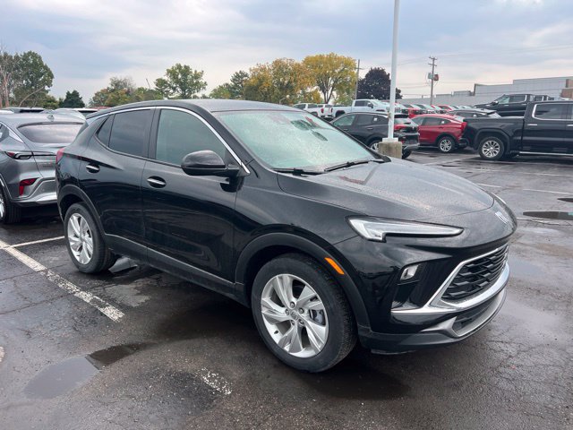 Used 2024 Buick Encore GX Preferred w/ Comfort Package FWD image 3