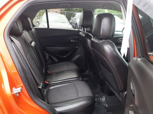 Used 2016 Chevrolet Trax LT w/ LT Convenience Package AWD/4WD image 12