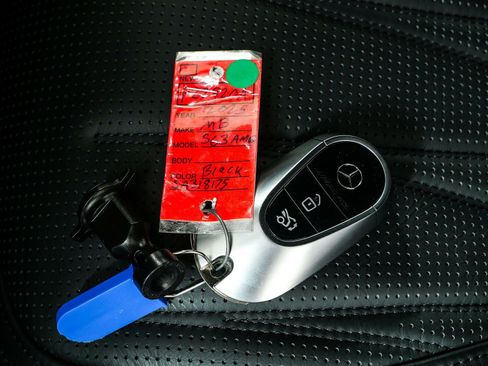 Used 2025 Mercedes-Benz S 63 AMG S image 40
