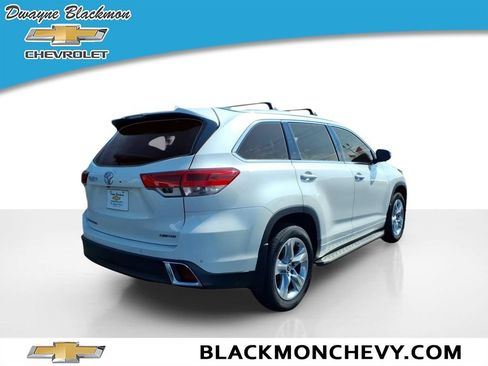 Used 2019 Toyota Highlander Limited FWD image 3